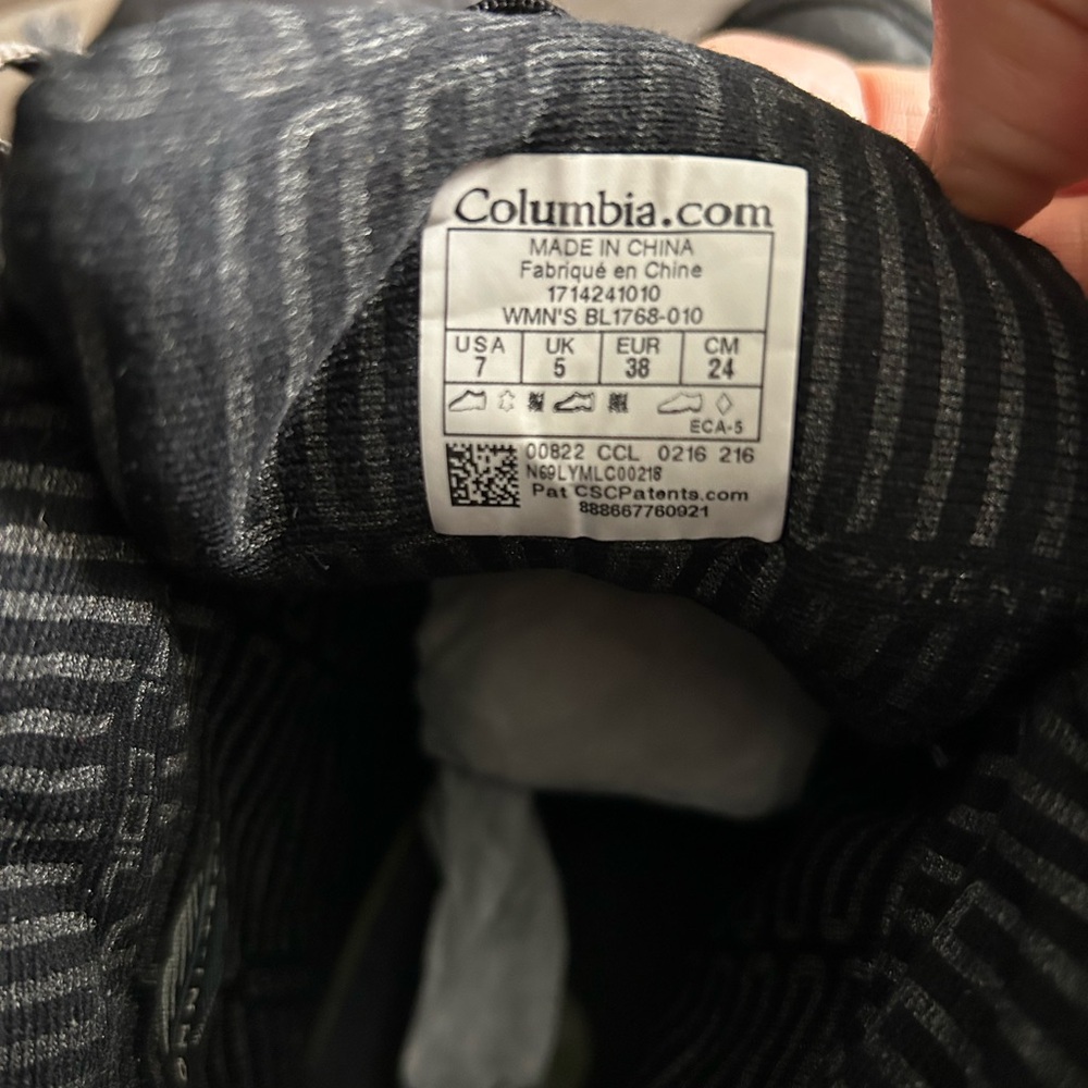 Columbia Women's Black Quilted Winter Boots - Picture 6 of 6